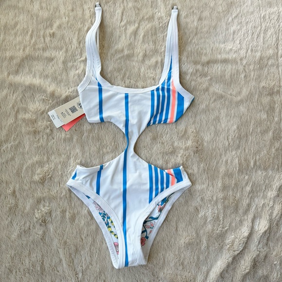 Maaji cutout one piece reversible swimsuit size S - Picture 5 of 9